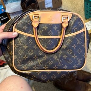 Louis Vuitton purse